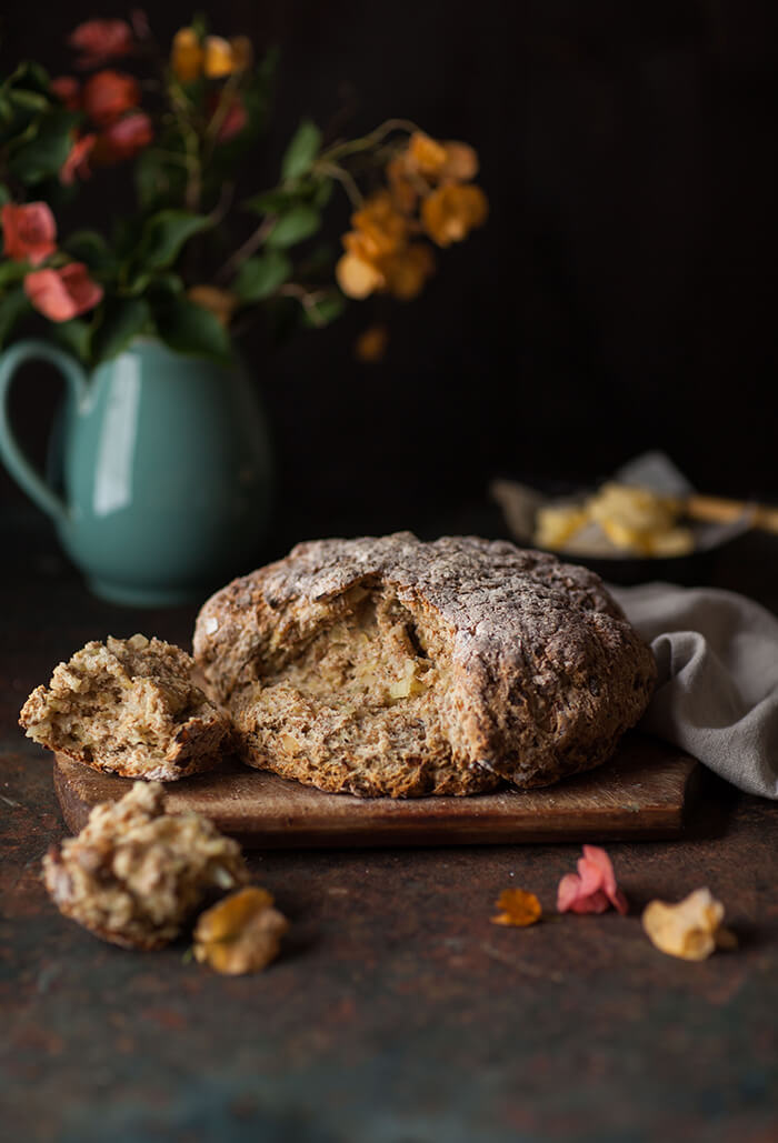 If you want to shake things up at your dinner table serve up one of these AMAZING and Delicious Dinner Breads and Rolls with Onions.