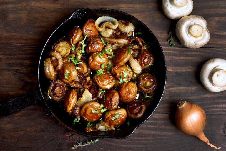 A Nutritional and Tasty Pairing: Recipes with Onions and Mushrooms